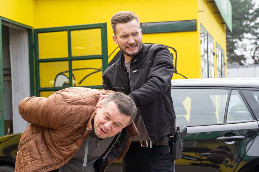 Gliniarze – odcinek 965. Śmierć po opuszczeniu więzienia